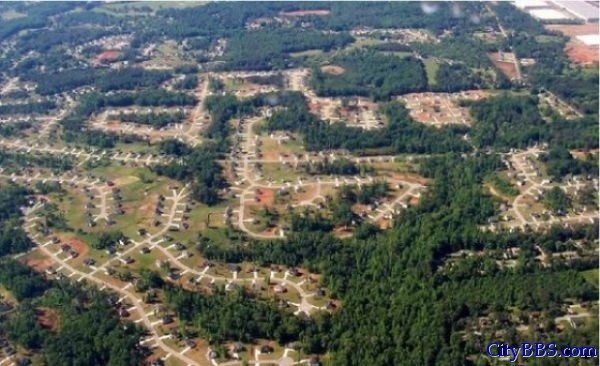 美国城市的普通住宅区 中国至少落后100年