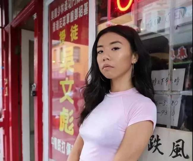 爸爸，我不想再当华裔了