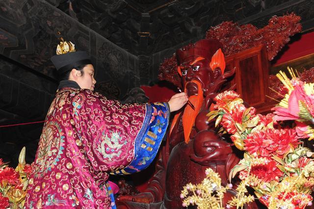 北京大杂院清出千年古刹火神庙