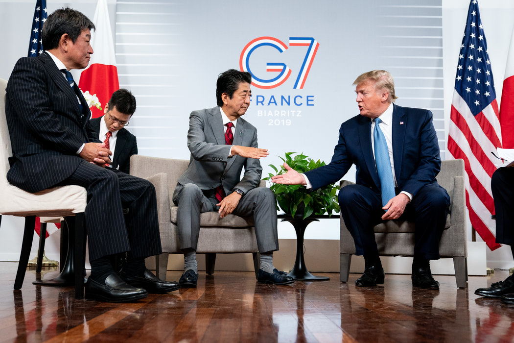 特朗普就中美贸易战释放矛盾信号