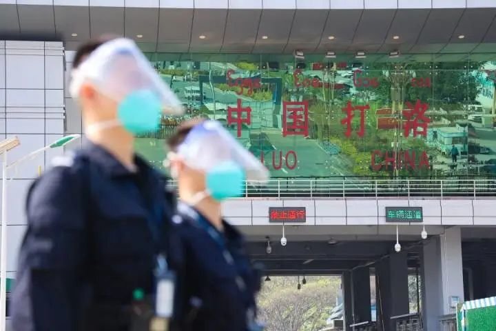 4个啤酒箱里发现1399万现金