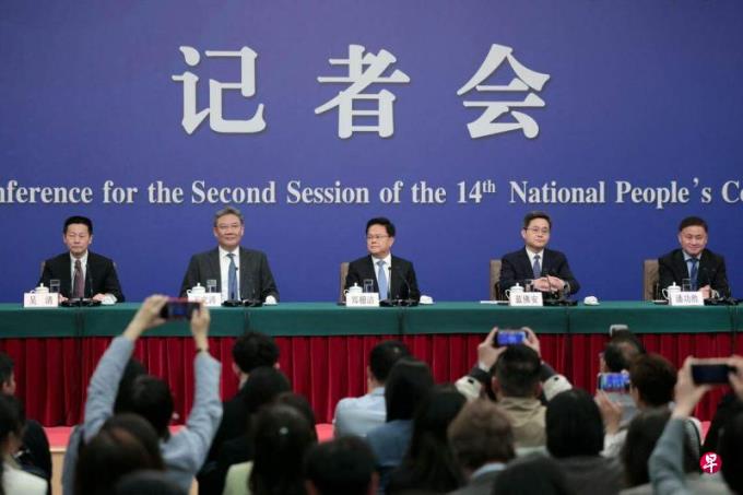 中国财政部长：党政机关过紧日子是长久之计