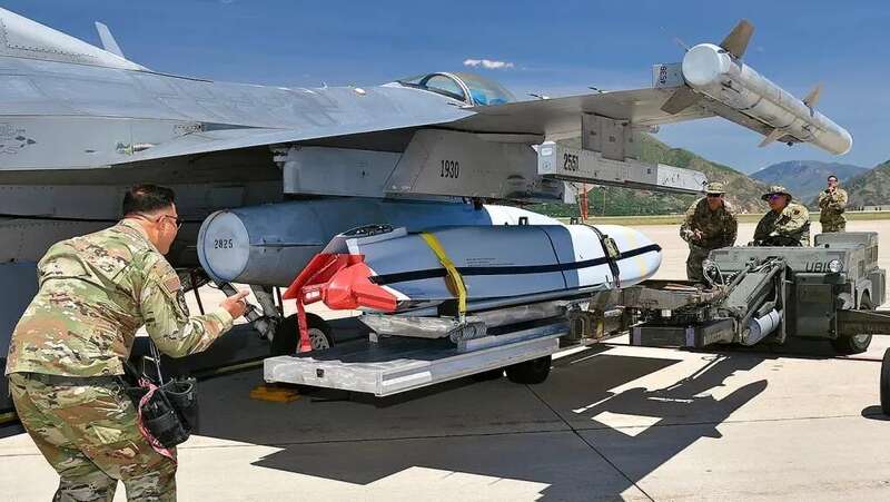 AGM-158联合防区外空对地导弹（JASSM）