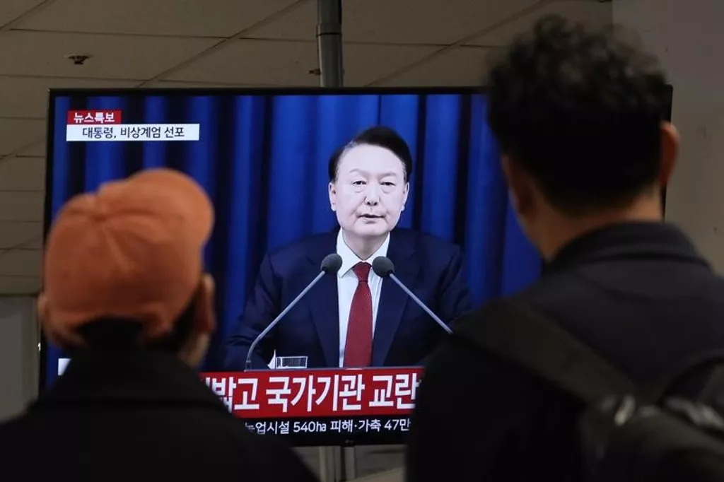 尹锡悦下达戒严令，要逮捕反对党议员