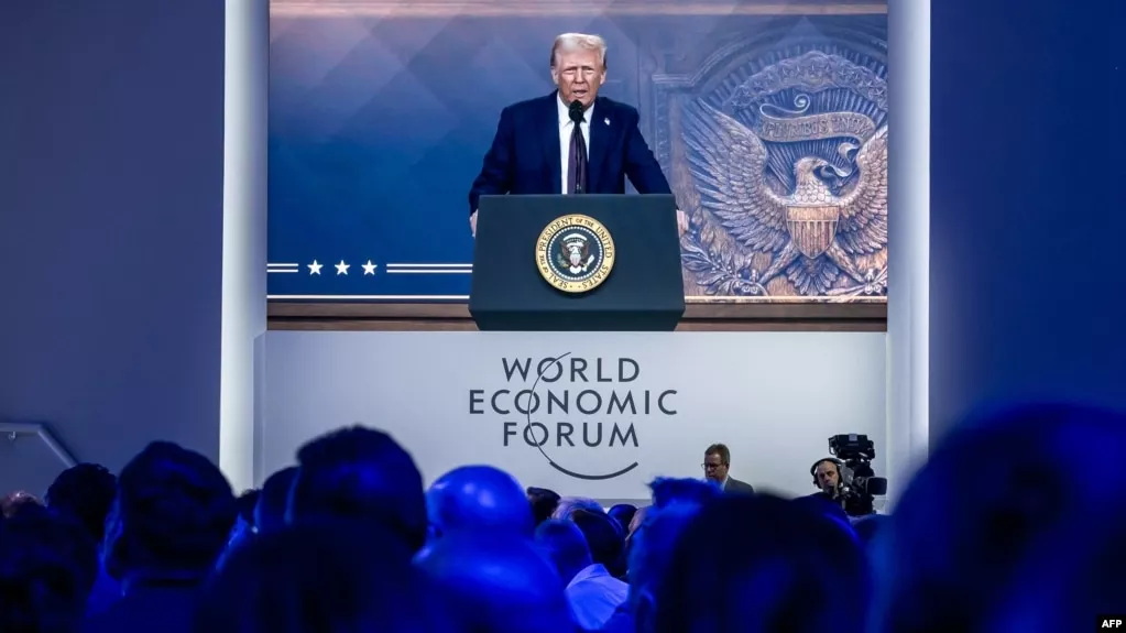美国总统唐纳德·特朗普通过视频在会议上发表讲话